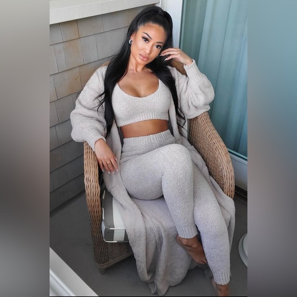 FashionNova 3-piece legging set - Picture 5 of 10